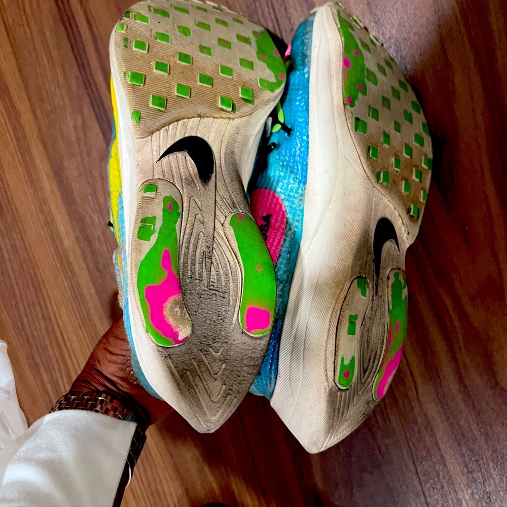 OFF-WHITE NIKE RUNNING SHOES - Picture 2 of 2